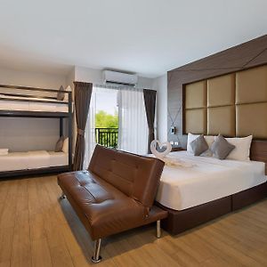 Deluxe Family Suite